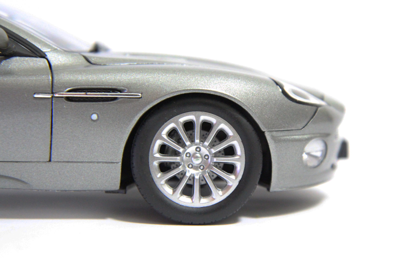 Illustration for article titled Beanstalk Aston Martin V12 Vanquish: Review